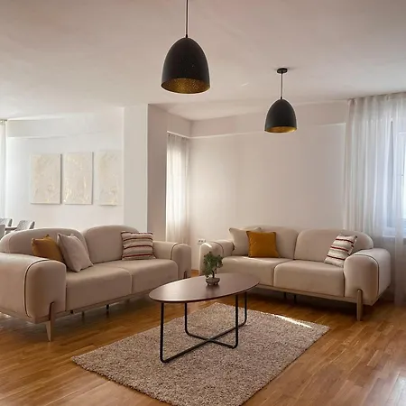 Апартаменти La Penthouse By Sienna *