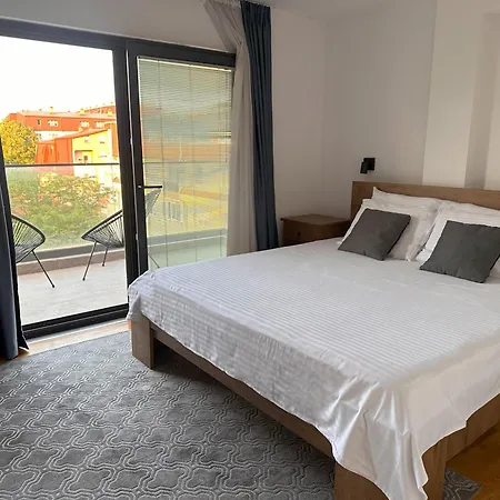 La Penthouse By Sienna Апартаменти