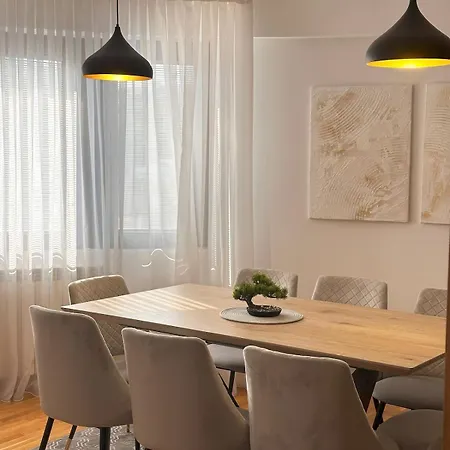 Apartment La Penthouse By Sienna